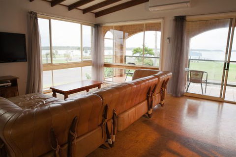 South Coast Retreat - VIC Tourism 1