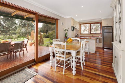 Heatherington Cottage - VIC Tourism 5