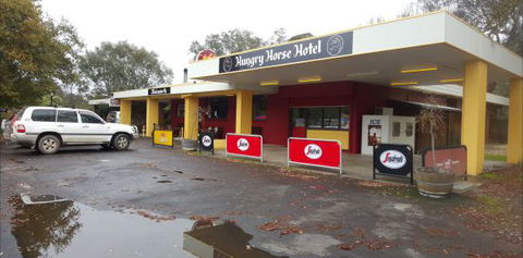Hungry Horse Hotel Molesworth - VIC Tourism 3
