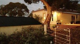The Schoolmaster's - Second Valley Accommodation - VIC Tourism 4