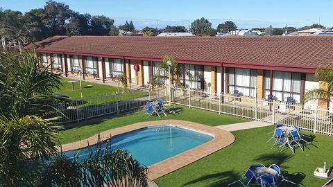 Lacepede Bay Motel & Restaurant - VIC Tourism 0