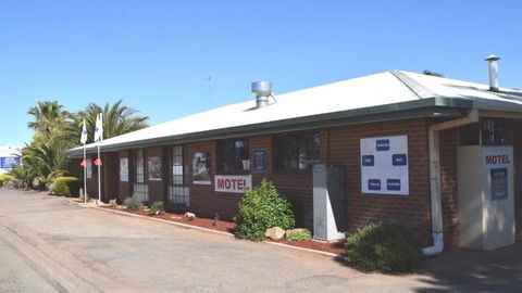 Roundhouse Motel - VIC Tourism 0