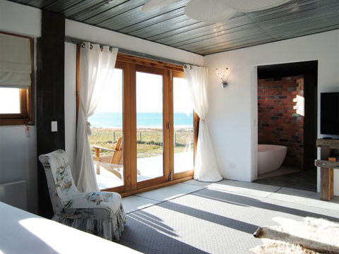 Malibu On The Beach - VIC Tourism 4