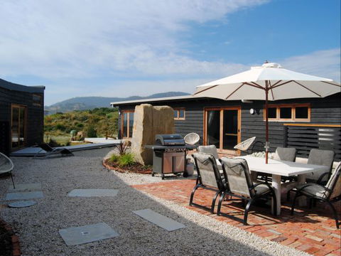 Malibu On The Beach - VIC Tourism 6