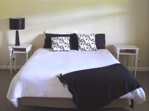 Orange Tree Cottage - VIC Tourism 1