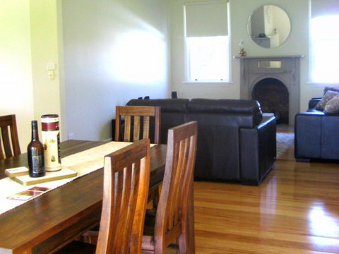 Orange Tree Cottage - VIC Tourism 3