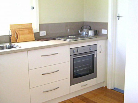 Orange Tree Cottage - VIC Tourism 6