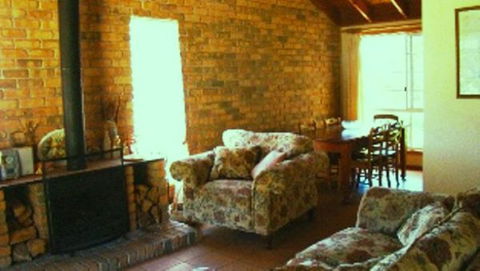 Peppertree Cottage - VIC Tourism 1