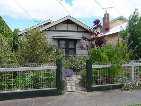 Prater's Cottage - VIC Tourism 0