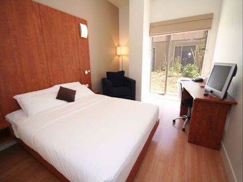 Ramada Encore Dandenong - VIC Tourism 1