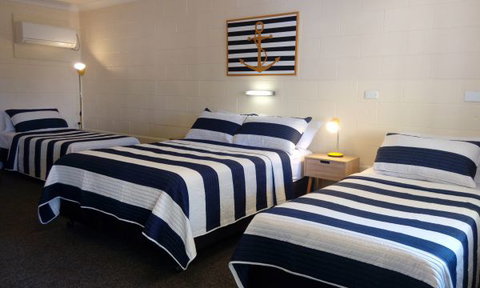 Sail Inn - Yeppoon - VIC Tourism 2