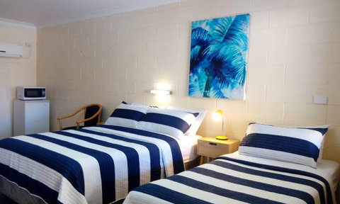 Sail Inn - Yeppoon - VIC Tourism 3