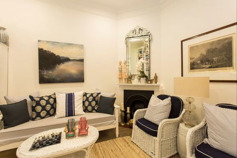 Stylish Interiors In The Bay - VIC Tourism 1