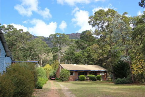 Sundial Holiday Apartments - VIC Tourism 0