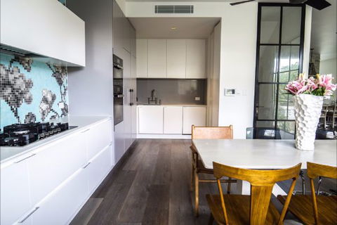 Tamarama Beach House - VIC Tourism 9