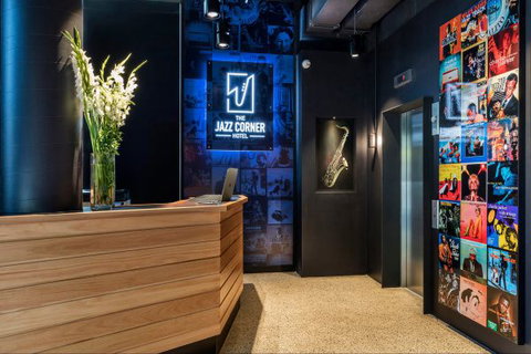 The Jazz Corner Hotel - VIC Tourism 7