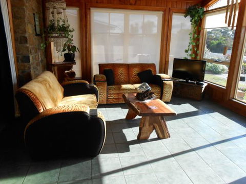 Tidelines Of Bicheno - VIC Tourism 1