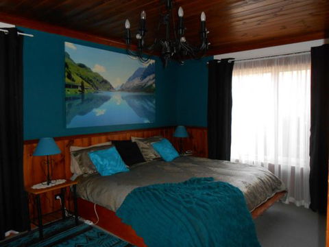 Tidelines Of Bicheno - VIC Tourism 2