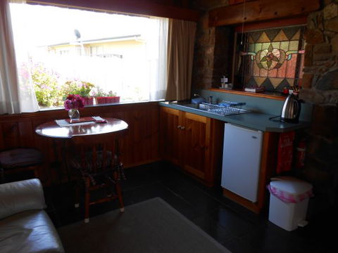 Tidelines Of Bicheno - VIC Tourism 5