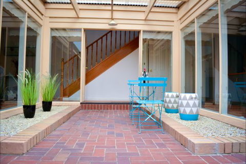Turner Terrace - VIC Tourism 6