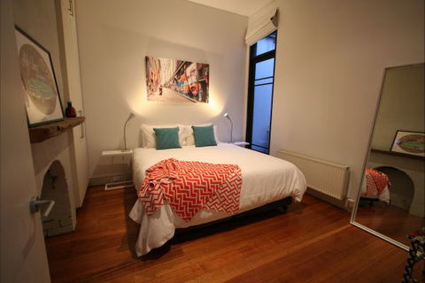 Two Five Zero / Richmond - VIC Tourism 5