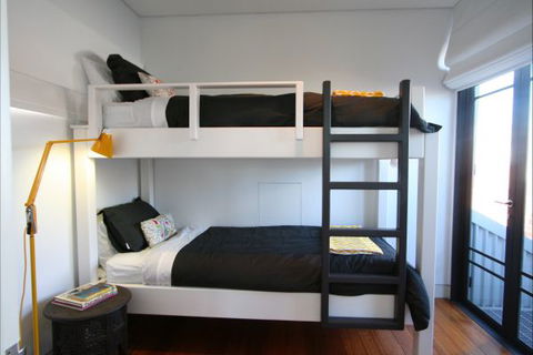 Two Five Zero / Richmond - VIC Tourism 6