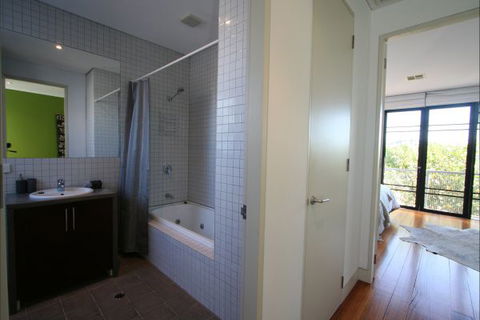 Two Five Zero / Richmond - VIC Tourism 7
