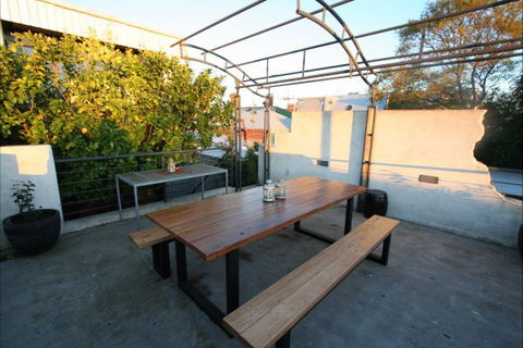 Two Five Zero / Richmond - VIC Tourism 9