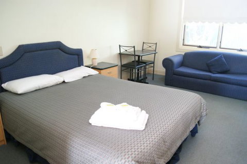 Valley Hotel Motel - VIC Tourism 2