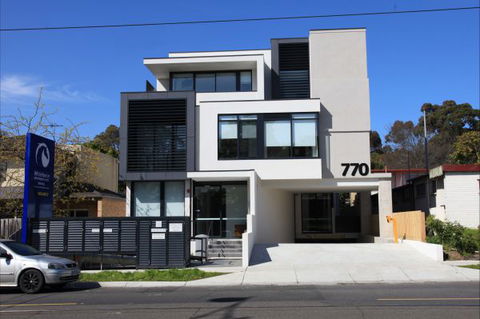Whitehorse Apartments Hotel - VIC Tourism 0