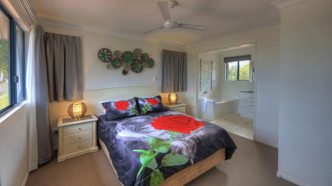 Dolphin Waters Holiday Apartments - VIC Tourism 1