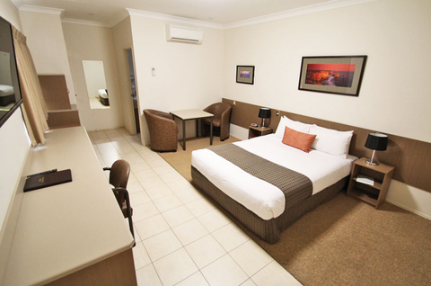 Comfort Inn Midlander Emerald - VIC Tourism 24