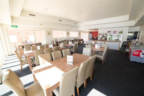 Hastings Hotel - VIC Tourism 3
