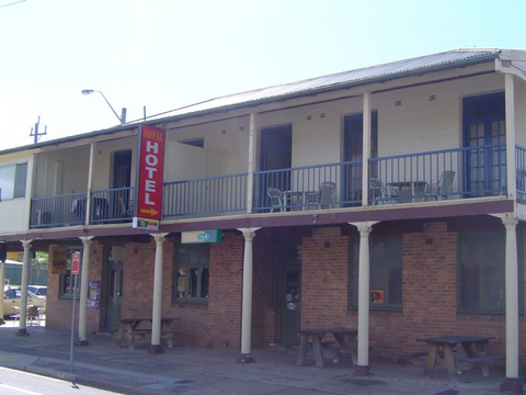 Royal Hotel - VIC Tourism 3