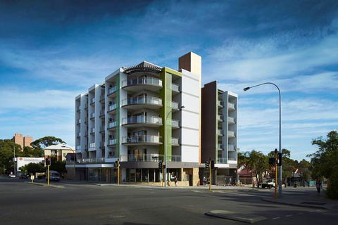 Baileys Serviced Apartments - VIC Tourism 0