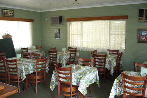 Barcaldine Country Motor Inn - VIC Tourism 0