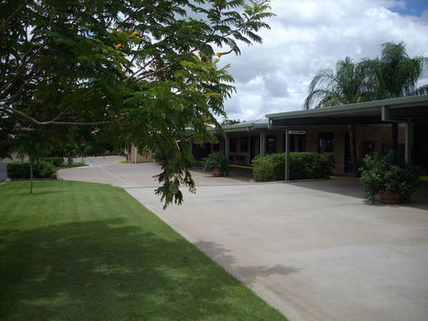 Barcaldine Country Motor Inn - VIC Tourism 2