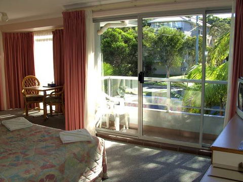 Barkley Inn - VIC Tourism 2