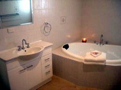 Barossa Vineyard Cottages - VIC Tourism 1