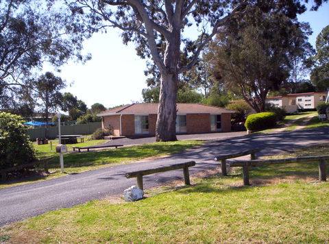 Bega Caravan Park - VIC Tourism 1