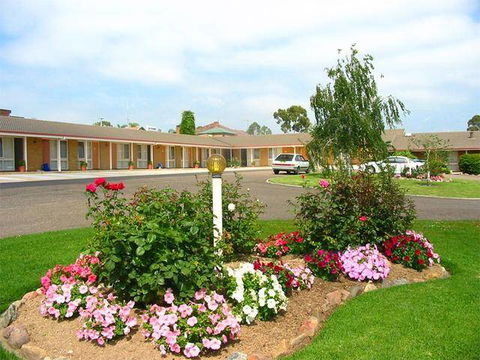 Bega Village Motor Inn - VIC Tourism 1