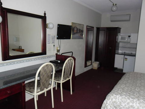 Ben Chifley Motor Inn - VIC Tourism 3