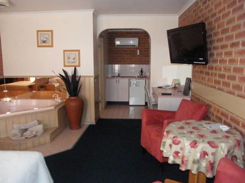 BEST WESTERN Colonial Motor Inn Bairnsdale - VIC Tourism 3