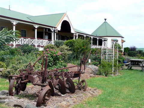 Bestbrook Mountain Resort - VIC Tourism 0