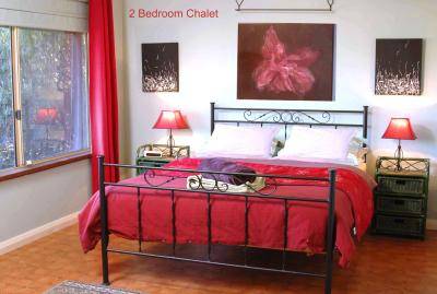 Bettenay's Lakeside Loft Spa Apartment - VIC Tourism 0