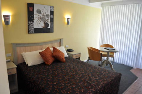 Black Dolphin Resort Motel - VIC Tourism 2