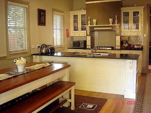 Brantwood Cottage - VIC Tourism 4