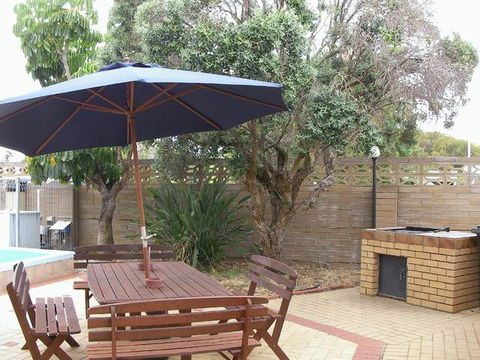 Brownelea Holiday Apartments Perth - VIC Tourism 7