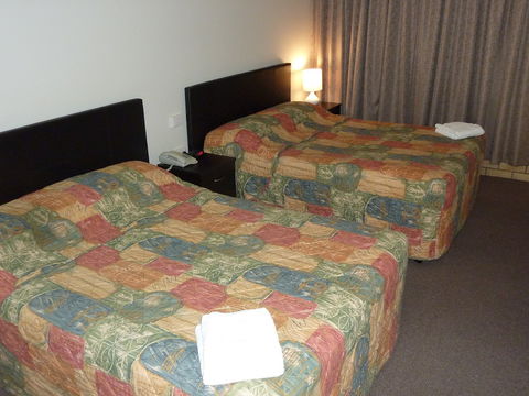Burke & Wills Motor Inn - VIC Tourism 3