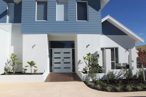 Burns Beach Bed And Breakfast - VIC Tourism 1